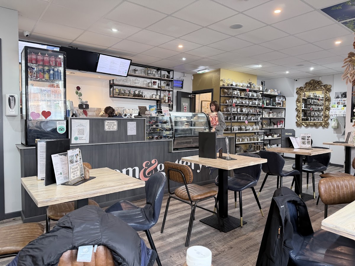 Tea Amantes Tearoom & Gallery Photos 2